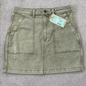 Faherty Sunwashed Denim Skirt Olive Haze Wash Size 10 NWT